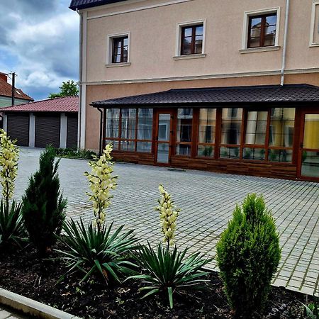 קאמיאנטס - פודיסקי Апартаменти - Історія З Вікна מראה חיצוני תמונה