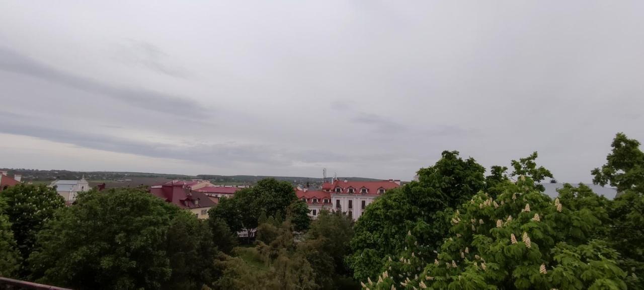 קאמיאנטס - פודיסקי Апартаменти - Історія З Вікна מראה חיצוני תמונה